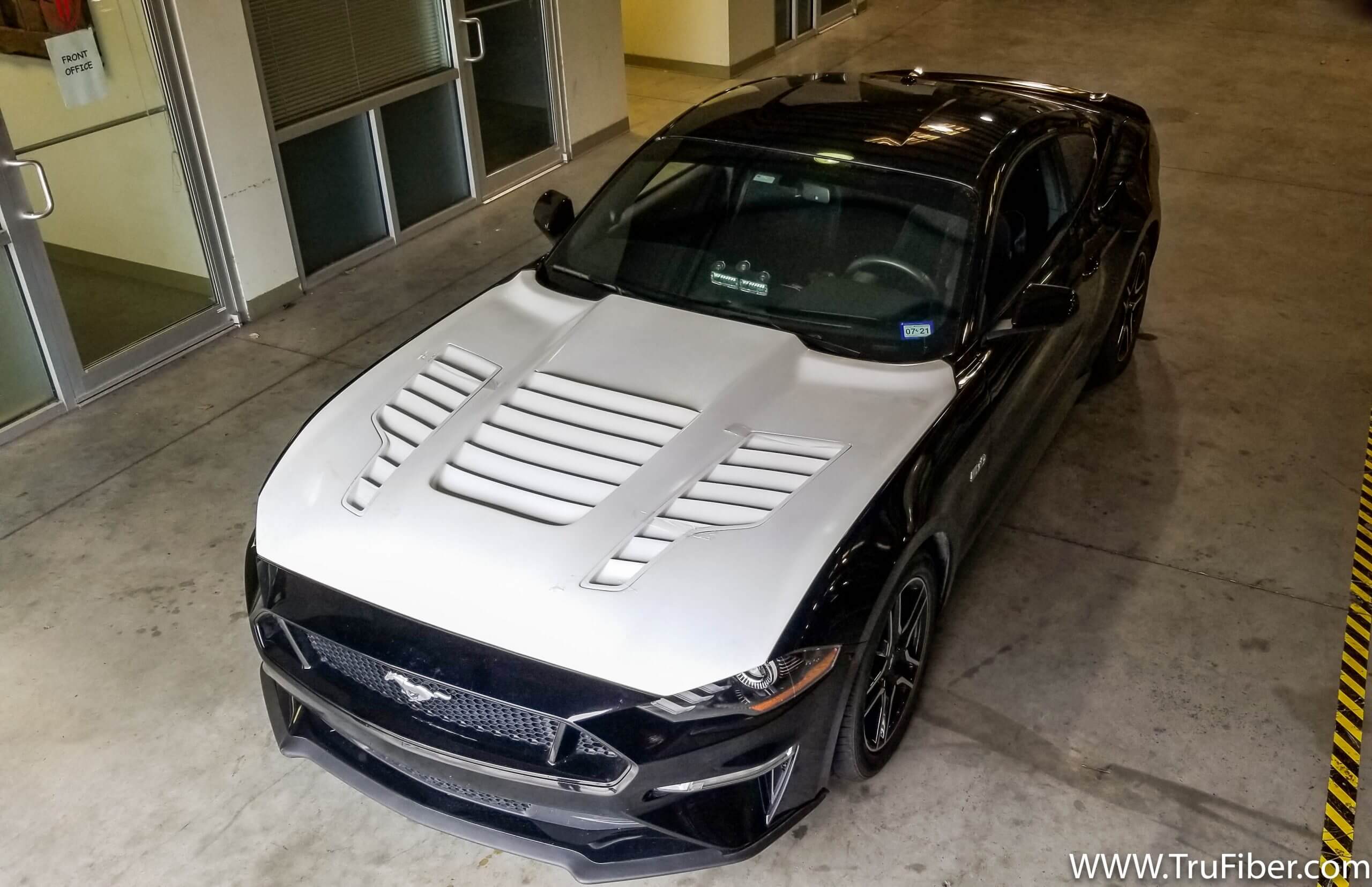 2018-2020 Mustang Fiberglass A88 Heat Extractor Hood - TRUFIBER.COM