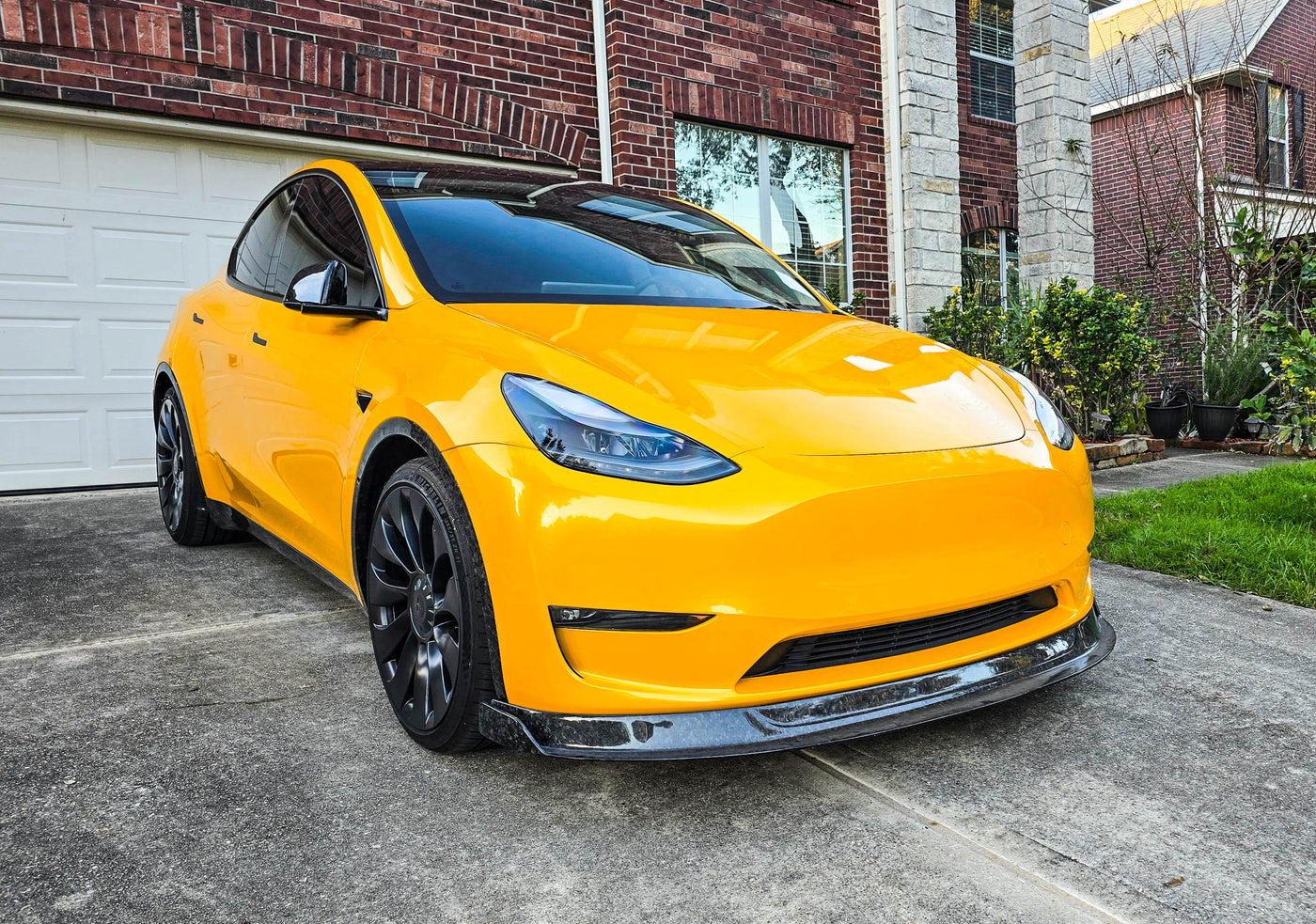 Tesla Model Y Forged / Carbon Fiber LG581 Chin Spoiler - EXCLUSIVE