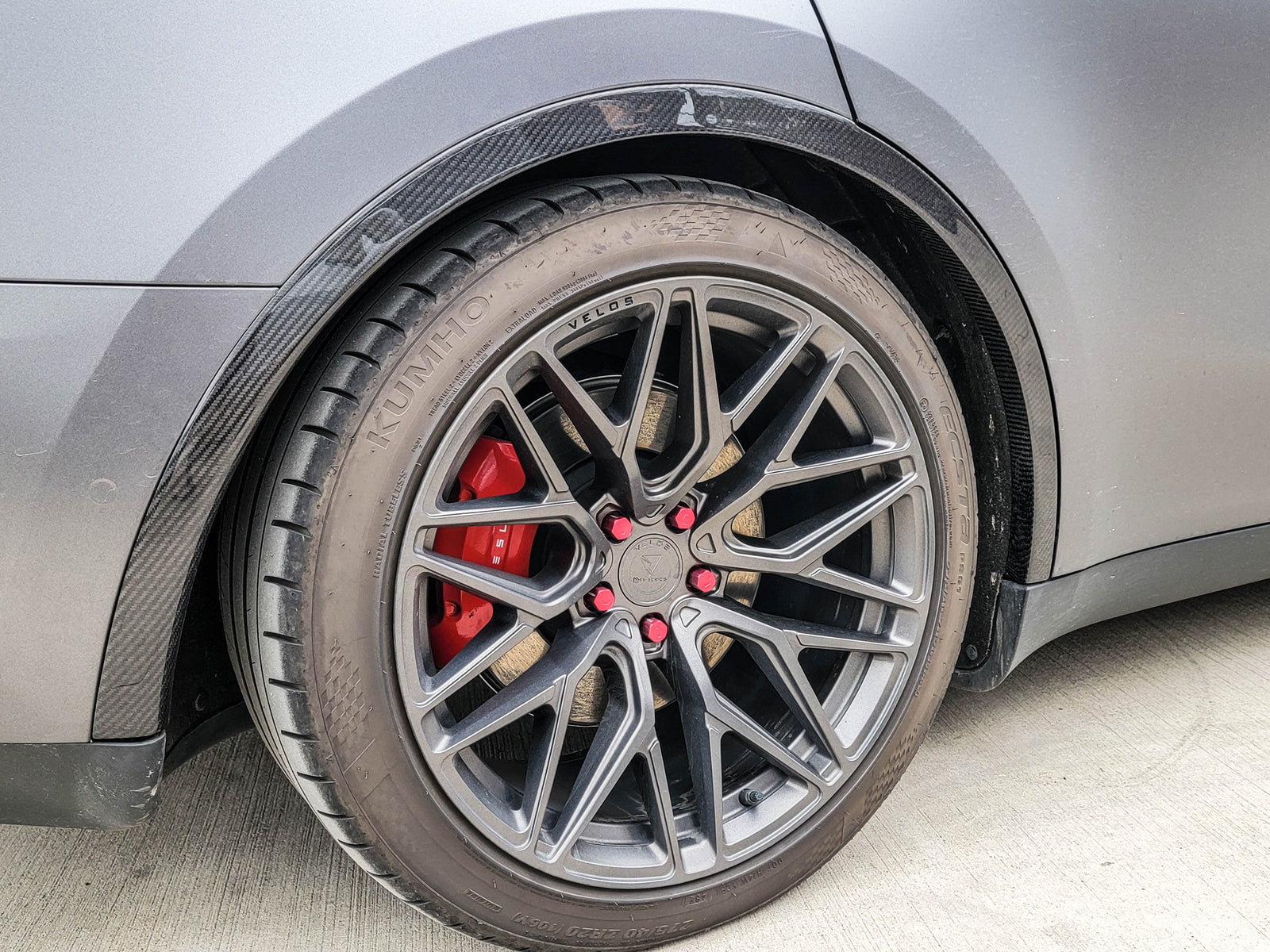 Tesla Model Y Carbon Fiber LG542 Rear Arch Moldings - view 2